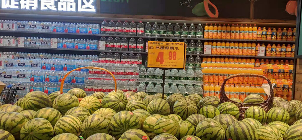 超市播音软件超市POP海报软件夏日超市、便利店如何陈列，能提高饮料和水果销量呢？